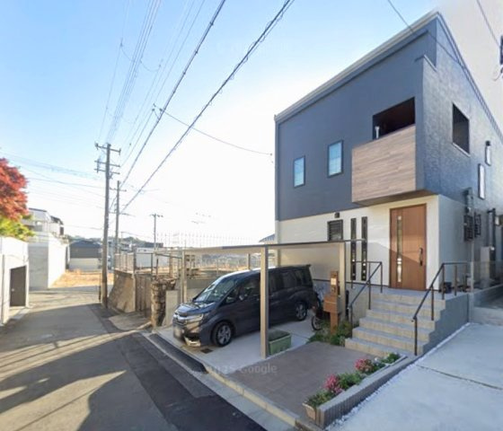 御影山手5丁目の外観|2020年10月築　低層の一戸建てを中心とした街並み。周辺は高い建物が建っていないので、採光や開放性に恵まれ、空が広く緑の多い閑静な趣を感じる環境です。

