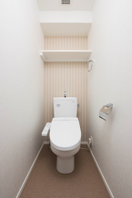 新品家具付きマンション築港本町8A(KaGood福岡)のトイレ