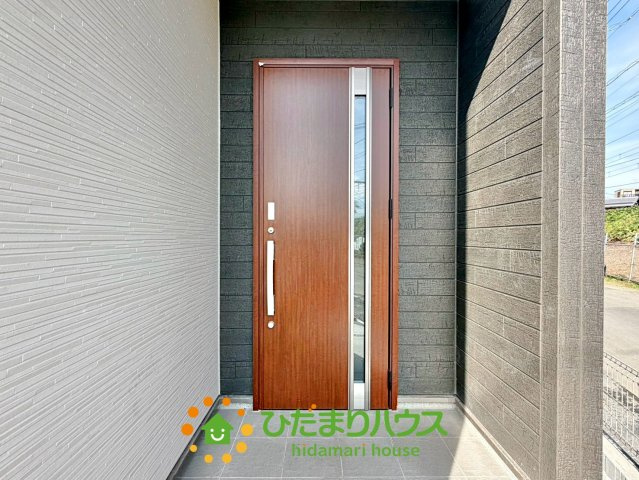 蓮田市蓮田1期　新築一戸建て　02　リナージュネクスジーの玄関