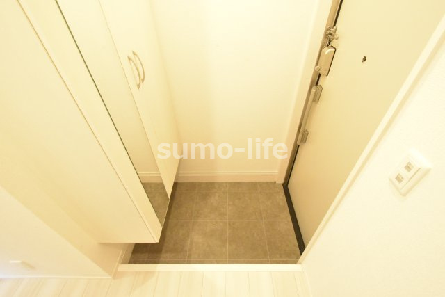 D-room昆陽北の玄関