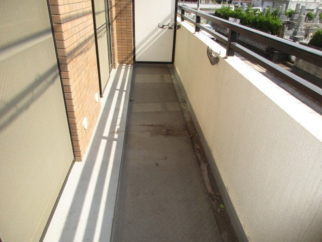 福岡市南区塩原３丁目の賃貸マンションのバルコニー