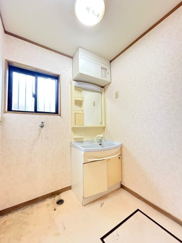下野市柴　中古戸建の独立洗面台