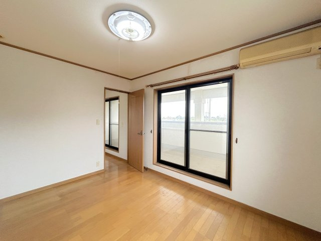 下野市柴　中古戸建の洋室