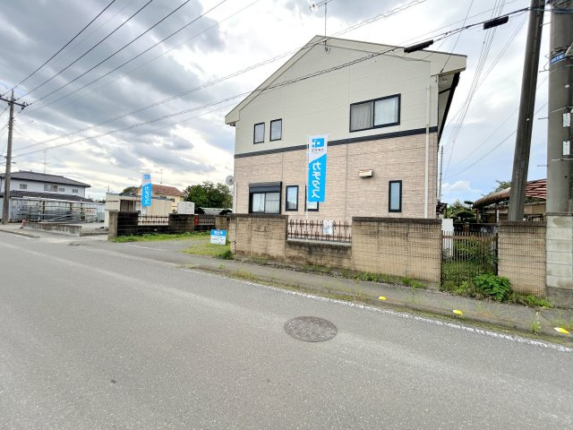 下野市柴　中古戸建の前面道路含む現地写真