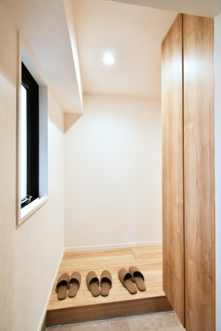 ライオンズマンション与野本町の玄関