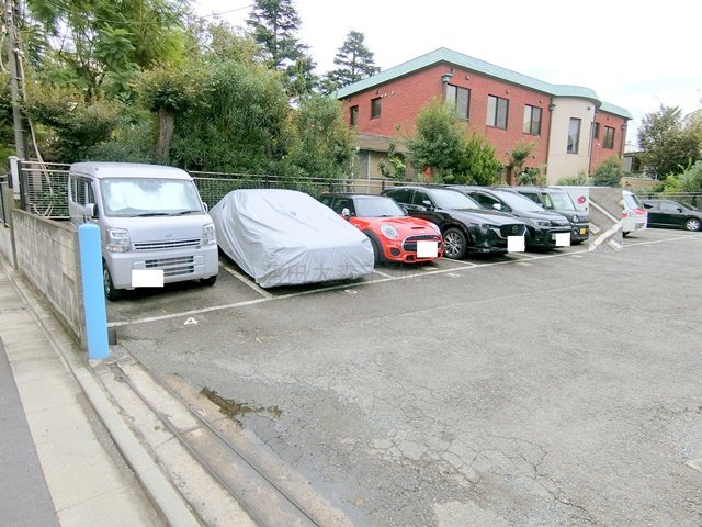 殿山IVYのその他共用部分|敷地内平置き駐車場　空き状況等詳細はお問合せください。
軽自動車15.000円　普通車20.000円