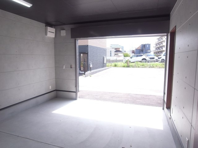 箕面市西宿２丁目の倉庫