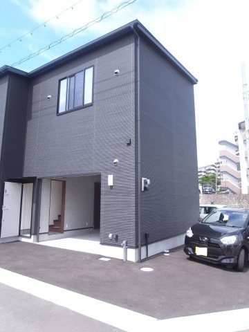 箕面市西宿２丁目の倉庫の外観