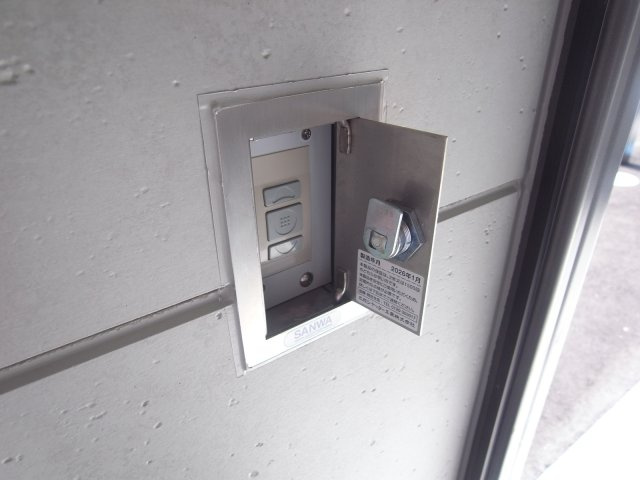 箕面市西宿２丁目の倉庫