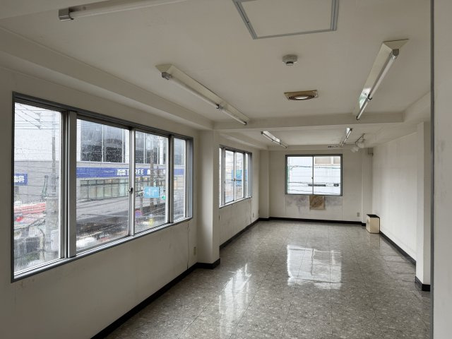 青柳ビル、3階のロビー