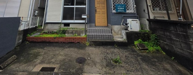 岸和田市松風町貸家の駐車場