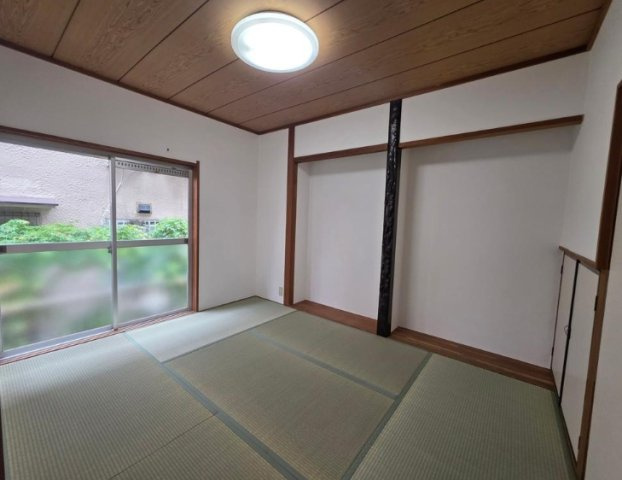 岸和田市松風町貸家の和室