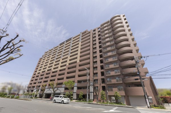 ライオンズガーデン千里丘の外観