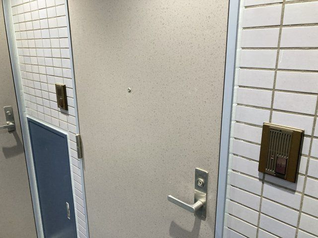 川野ビルの玄関