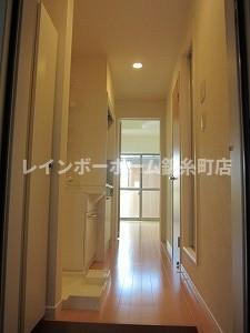 キャメル草加の玄関