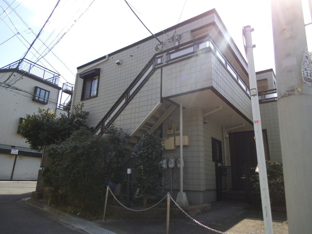 サンパレスさとうの外観|閑静な住宅街に立地