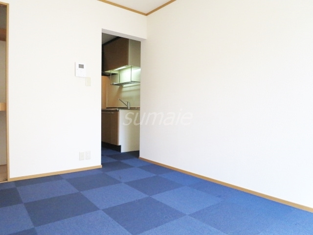 サンパレスさとうの寝室|カーペット敷のお部屋です