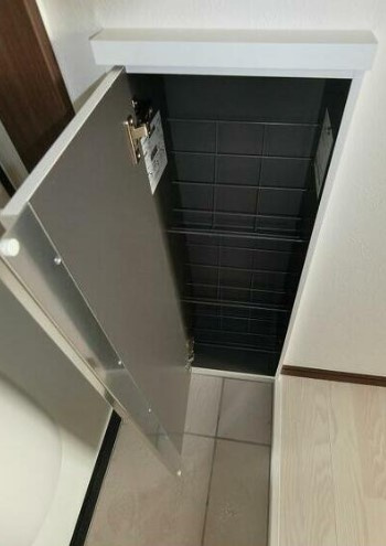 ディアコート横浜高田の玄関