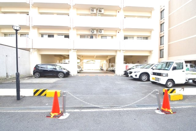 カーサノベンタの駐車場