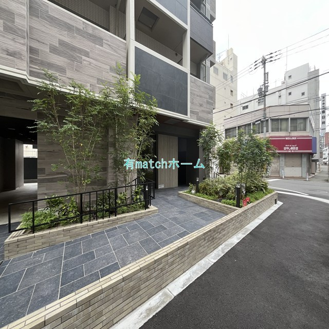 ファーストフィオーレ新町ファジスタのエントランス