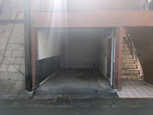 八王子市　宇津木町　新築一戸建ての駐車場|～愛車を雨風から守る車庫1台分～
