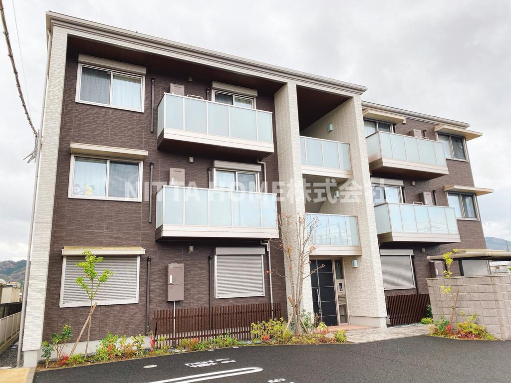 福知山市字堀の賃貸マンションの外観|インターネット＆駐車場無料◇オートロック付き◎外部物置もあります＊