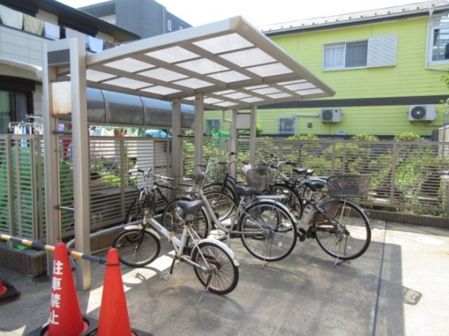 パークヒルズのその他|駐輪場には屋根があります