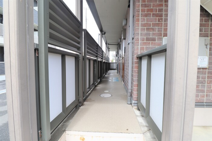 パークヒルズのエントランス|1階共用廊下