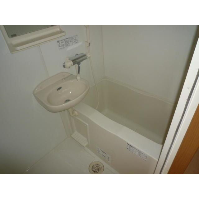 第二北本ハイツの浴室