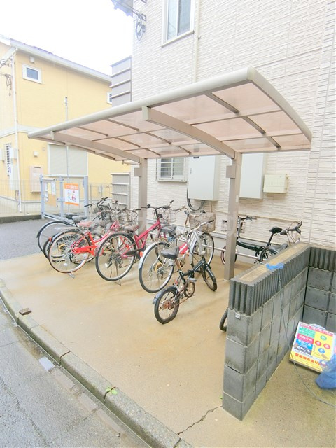 ル ヴェールのその他共用部分|屋根付きの駐輪場