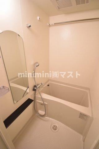 プレサンス長堀通グレイタスの浴室