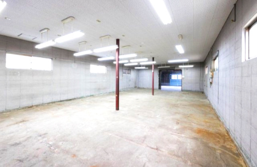 桑才新町倉庫の内装