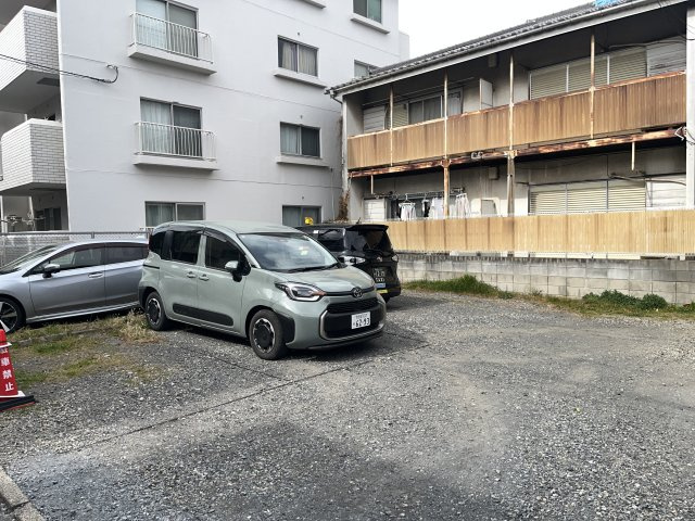 【駐車場】