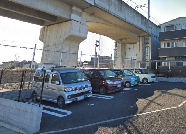 グラーティアの駐車場|カースペースがあります