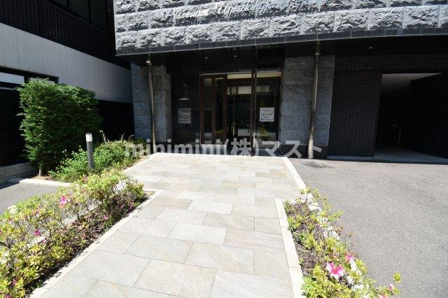プレサンス梅田東クォーレのエントランス