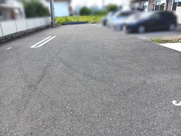 シャーメゾン カトレアの駐車場|車をお持ちの方に嬉しい駐車場付きの物件です