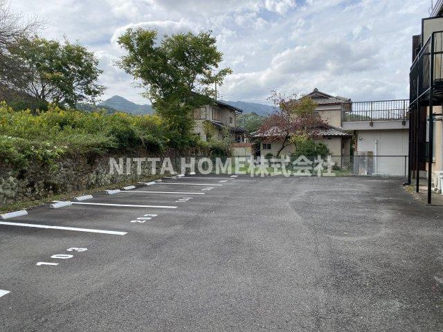 コーポ小谷ヶ丘の駐車場|駐車場は１台家賃込みです◎