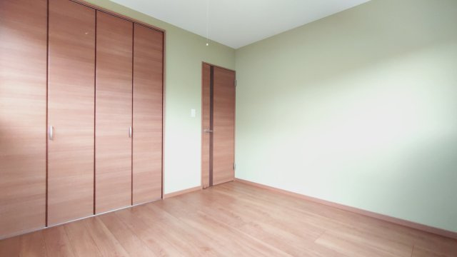 閑静な住宅地☆オール電化住宅☆築浅の４ＬＤＫ☆収納充実☆宇治田原町緑苑坂の洋室|洋室