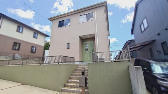 閑静な住宅地☆オール電化住宅☆築浅の４ＬＤＫ☆収納充実☆宇治田原町緑苑坂の外観|外観