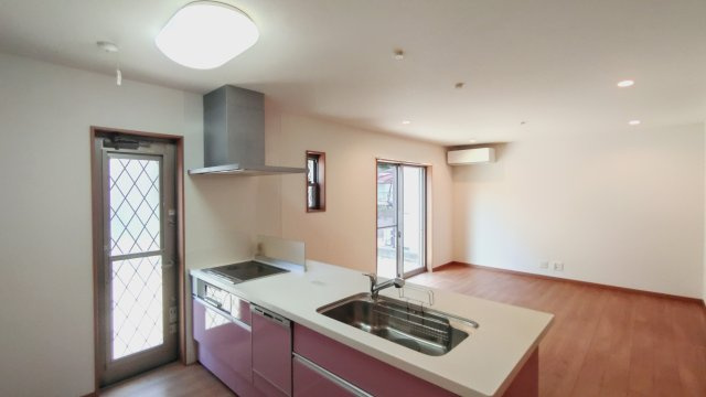 閑静な住宅地☆オール電化住宅☆築浅の４ＬＤＫ☆収納充実☆宇治田原町緑苑坂のキッチン|キッチン