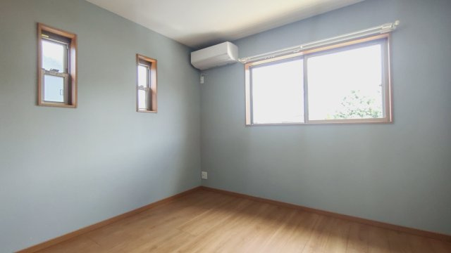 閑静な住宅地☆オール電化住宅☆築浅の４ＬＤＫ☆収納充実☆宇治田原町緑苑坂の洋室|洋室