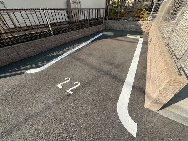マニエールの駐車場