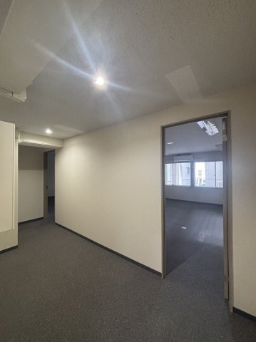 マンションアベニュー、205C右の居間・リビング