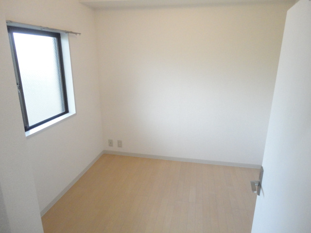 【洋室】 | 別部屋の写真です。
