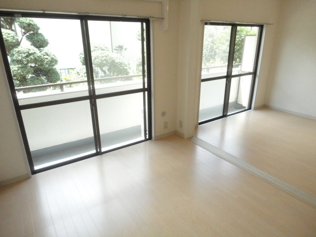 【居間・リビング】 | 別部屋の写真です。