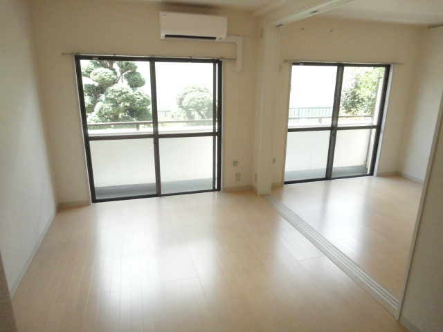【居間・リビング】 | 別部屋の写真です。