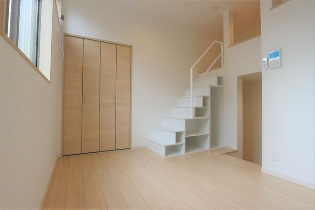 Rizest Leafの居間・リビング|こちらの居間で趣味の時間をお楽しみください