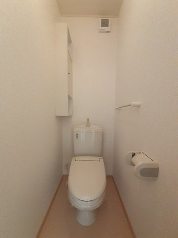 ジェネロシティ－　Ⅰのトイレ|ゆったりとした空間のトイレです