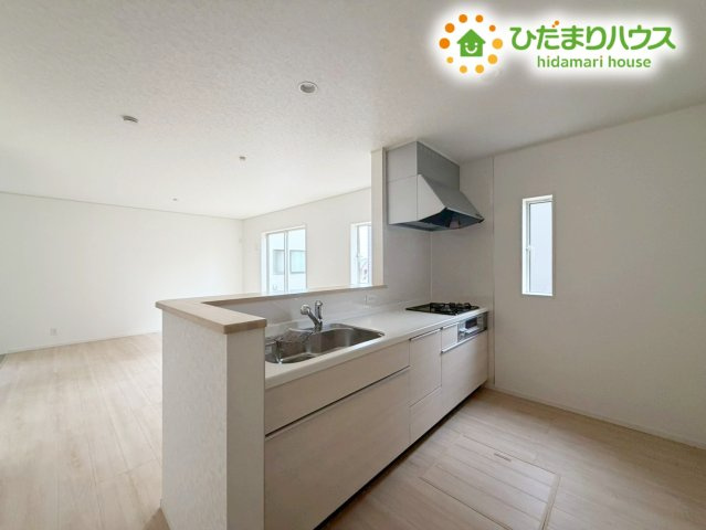 Grace Living 高萩第2｜新築戸建のキッチン|家族と会話しながら料理できるオープンカウンター♪