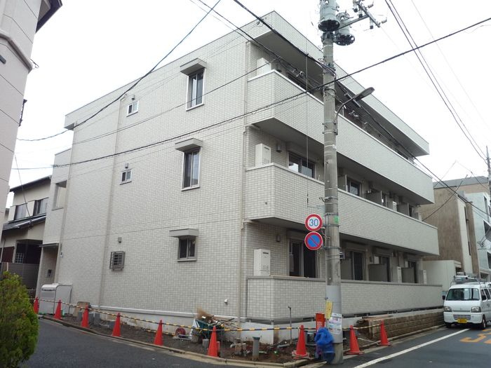 フォートエムズの外観